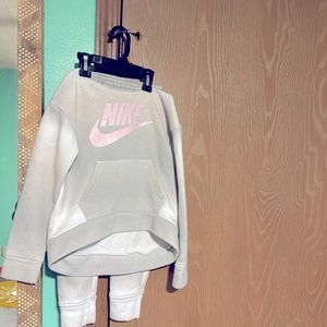 NIKE Girls, Pink & Gray tie dye Jogging suit .  Hoodie 6/7sz Joggers are 4/5sz.